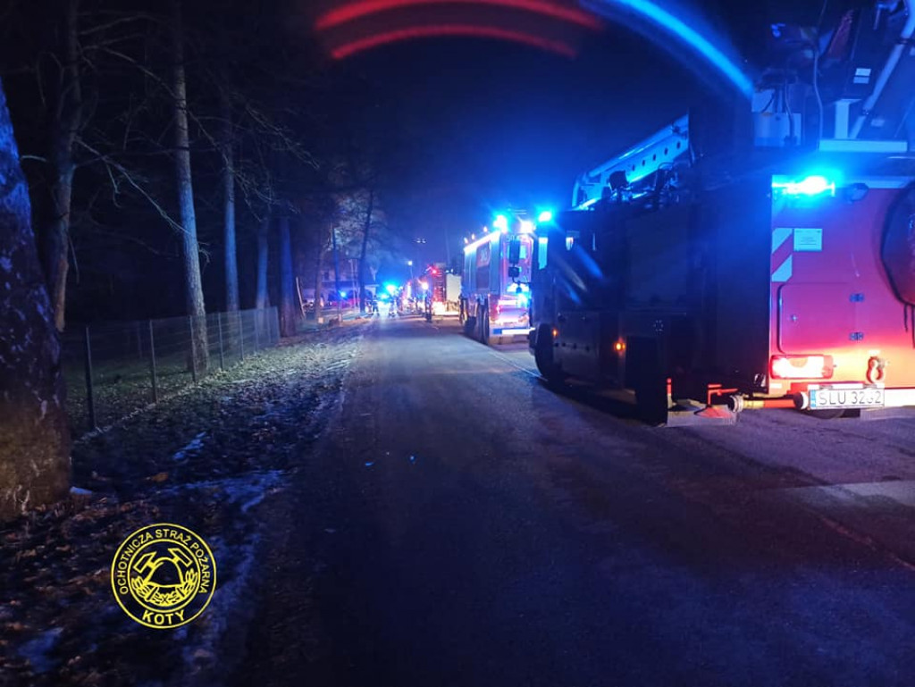 Strażacy uratowali z pożaru cztery osoby