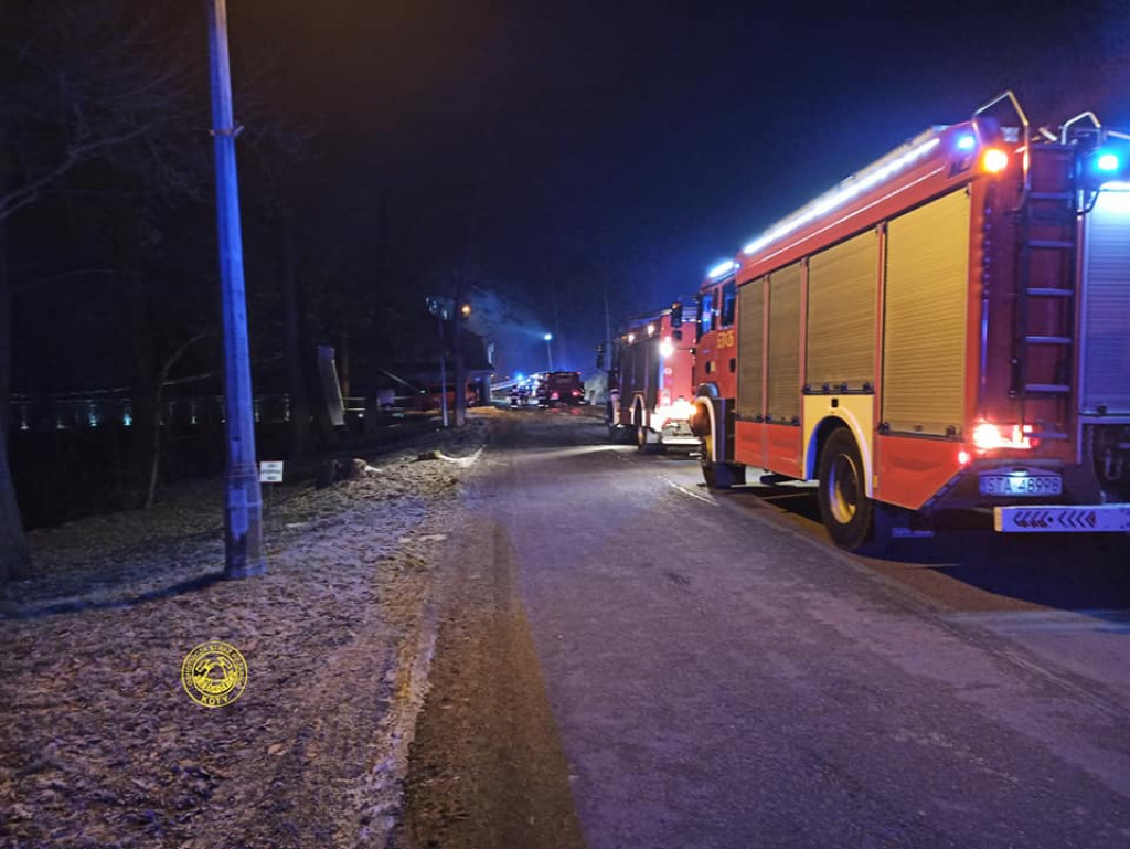 Strażacy uratowali z pożaru cztery osoby