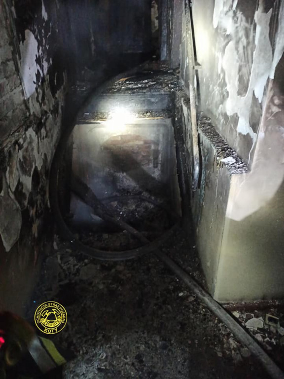 Strażacy uratowali z pożaru cztery osoby