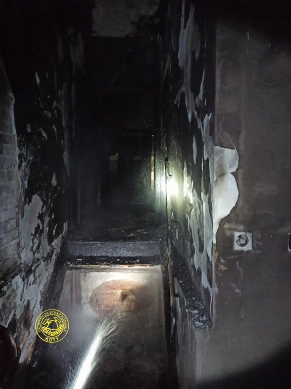 Strażacy uratowali z pożaru cztery osoby