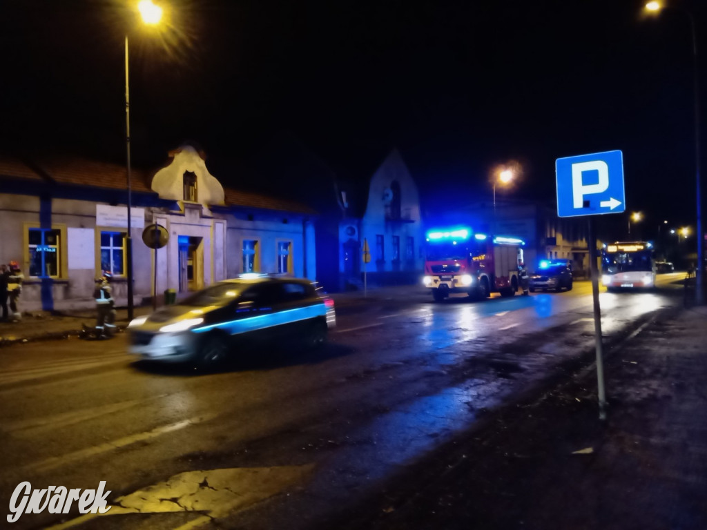 Drzewo przewróciło się na ul. Piłsudskiego