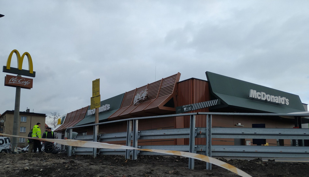 Centrum przesiadkowe, McDonald's, Aldi, Vendo Park