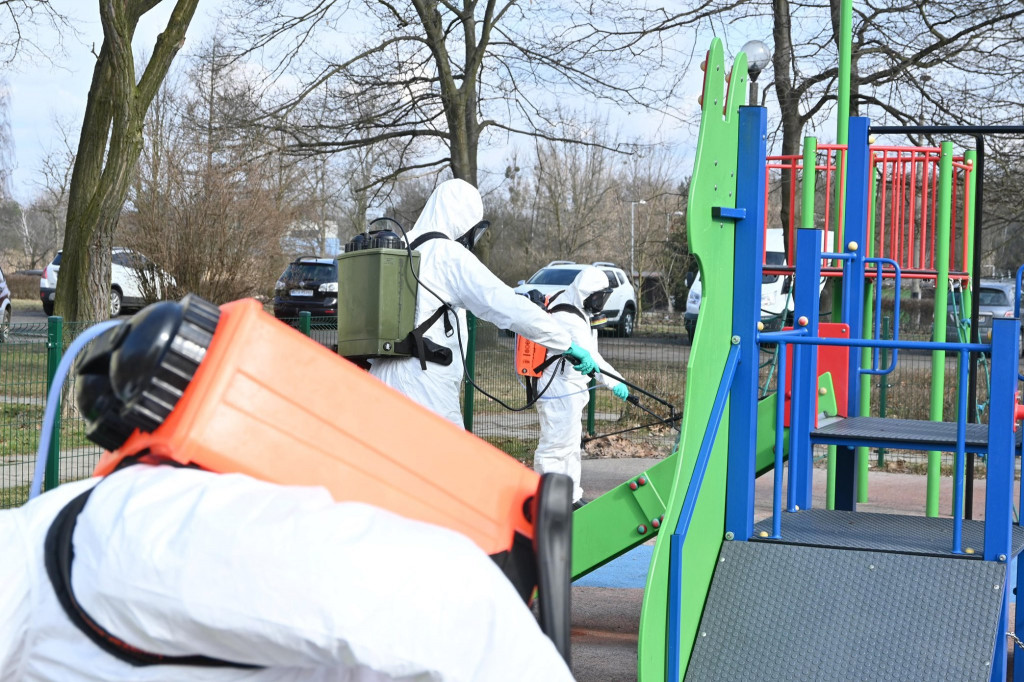 Wojsko rozpoczęło akcję odkażania miasta