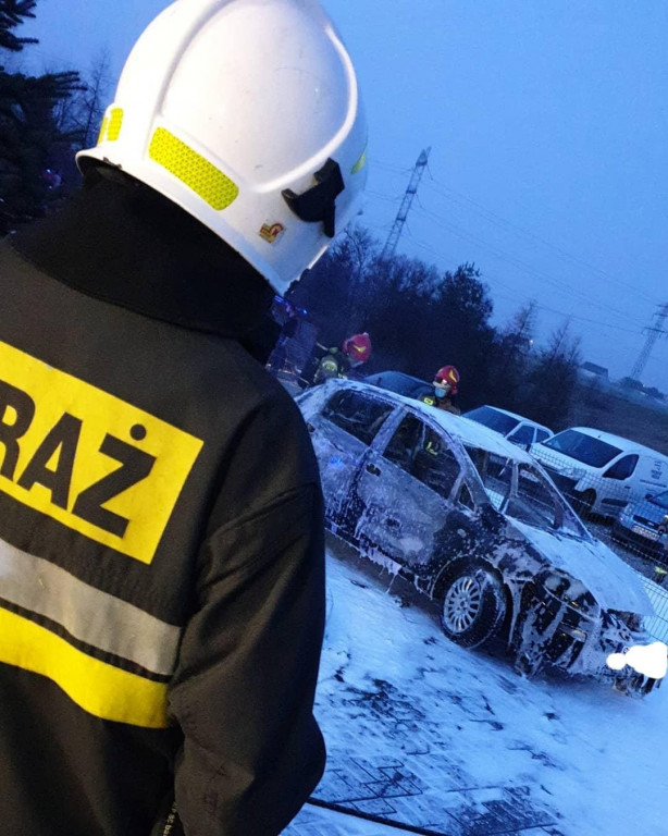 Pożar samochodu w Karchowicach