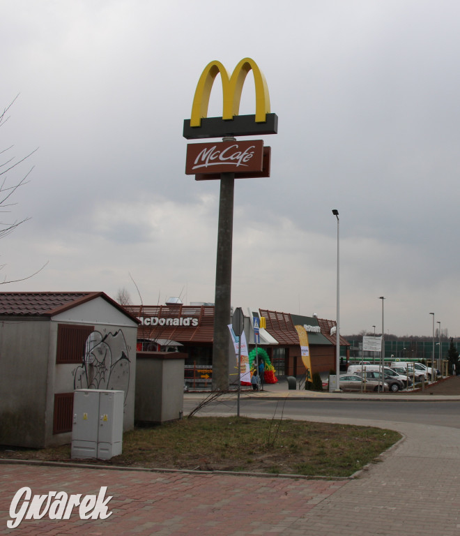 Nowy McDonald's już otwarty. Obok rośnie Vendo Park z Biedronką