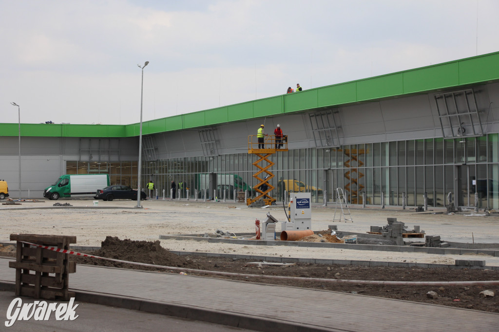 Nowy McDonald's już otwarty. Obok rośnie Vendo Park z Biedronką