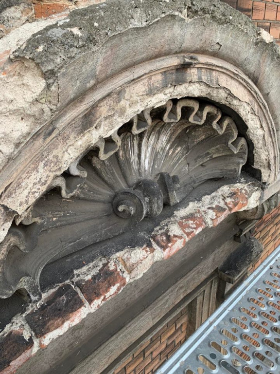 Willa miejska przy Legionów odzyskuje blask