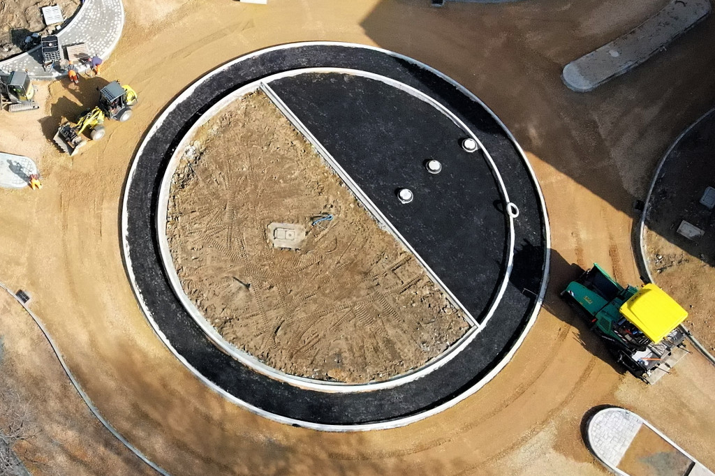 Tarnowskie Góry. Rondo nabiera kolorów