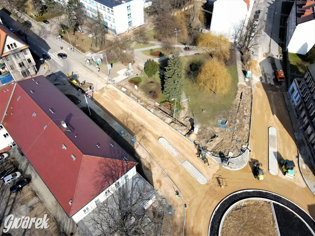 Tarnowskie Góry. Rondo nabiera kolorów