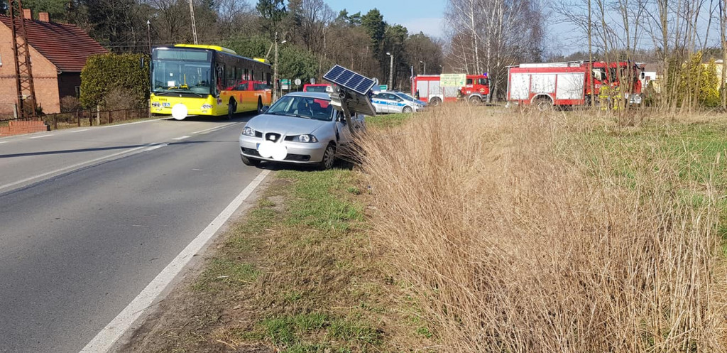 Autobus uderzył w seata