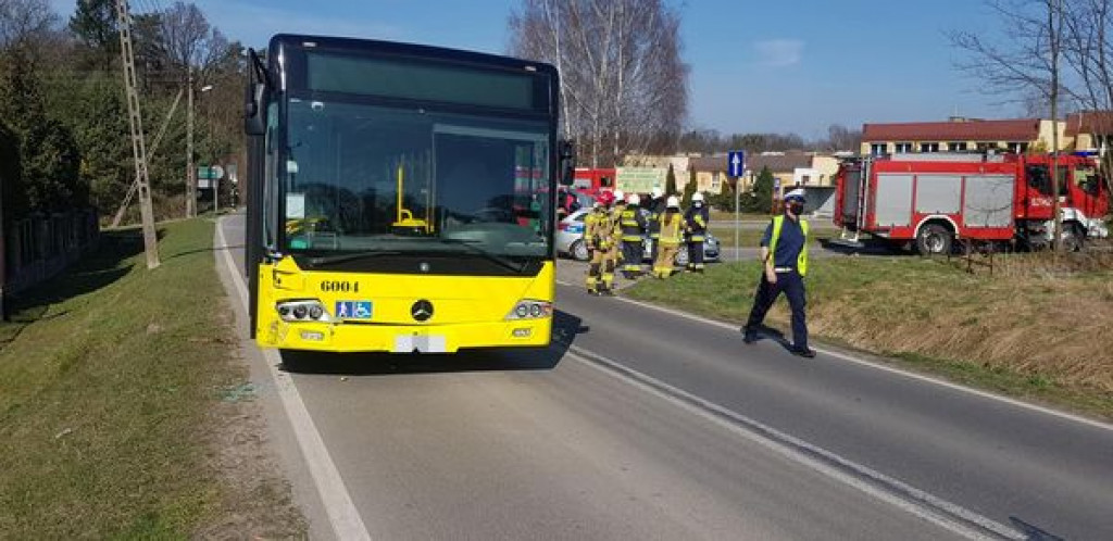 Autobus uderzył w seata