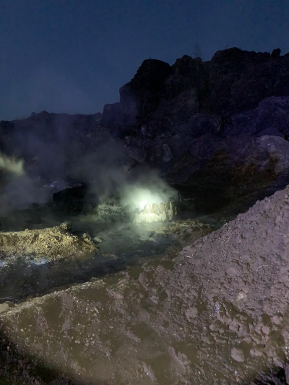 Jedna ulica, dużo pożarów. Paliły się opony, spłonęła przyczepa