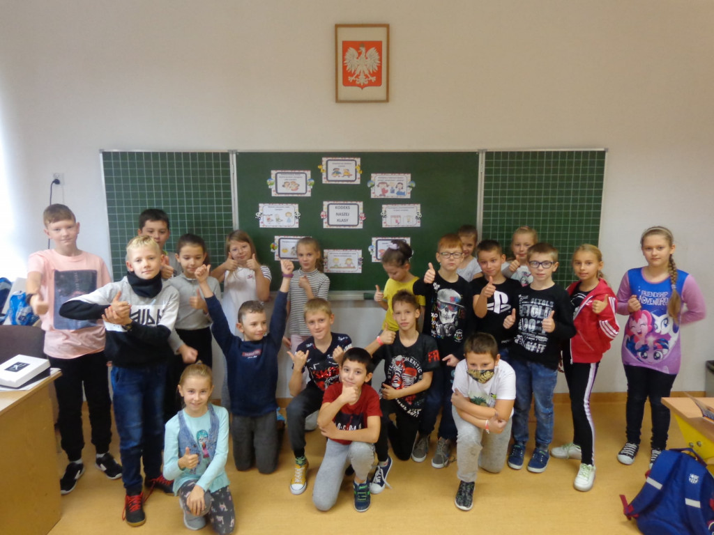 Żywe obrazy w miasteczkowskiej podstawówce