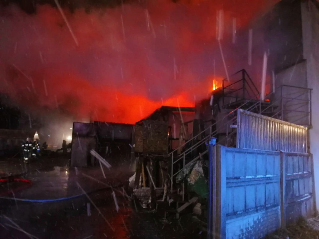 Zakład stolarski doszczętnie spłonął