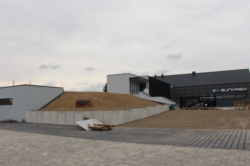 Bunkier, pub i pierwsza w Polsce interaktywna restauracja