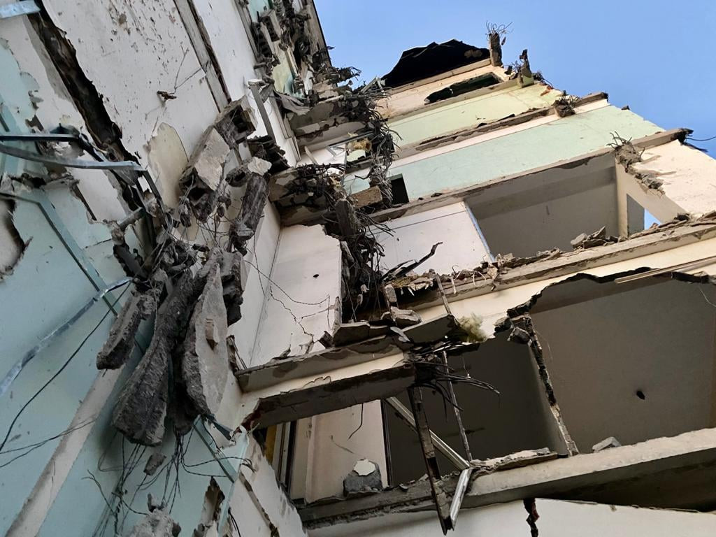 Skorzystali z okazji, szkolenie na gruzach biurowca