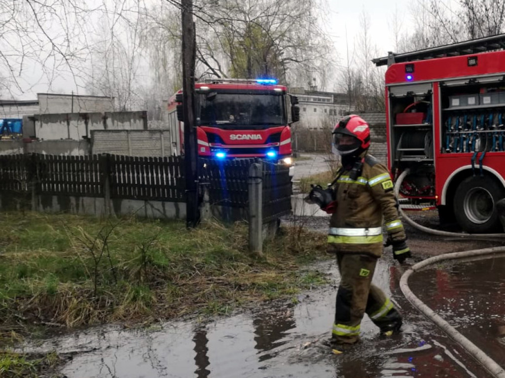 Pożar hali magazynowej