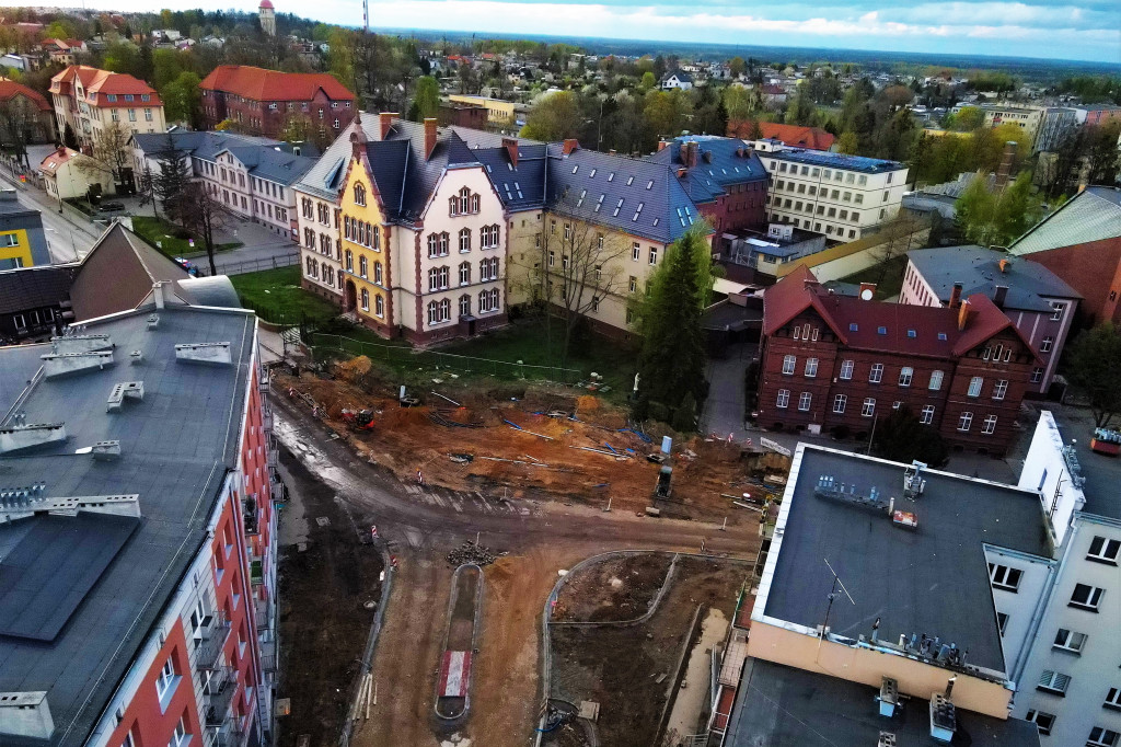 Budują rondo. Czy zdążą oddać je w terminie?