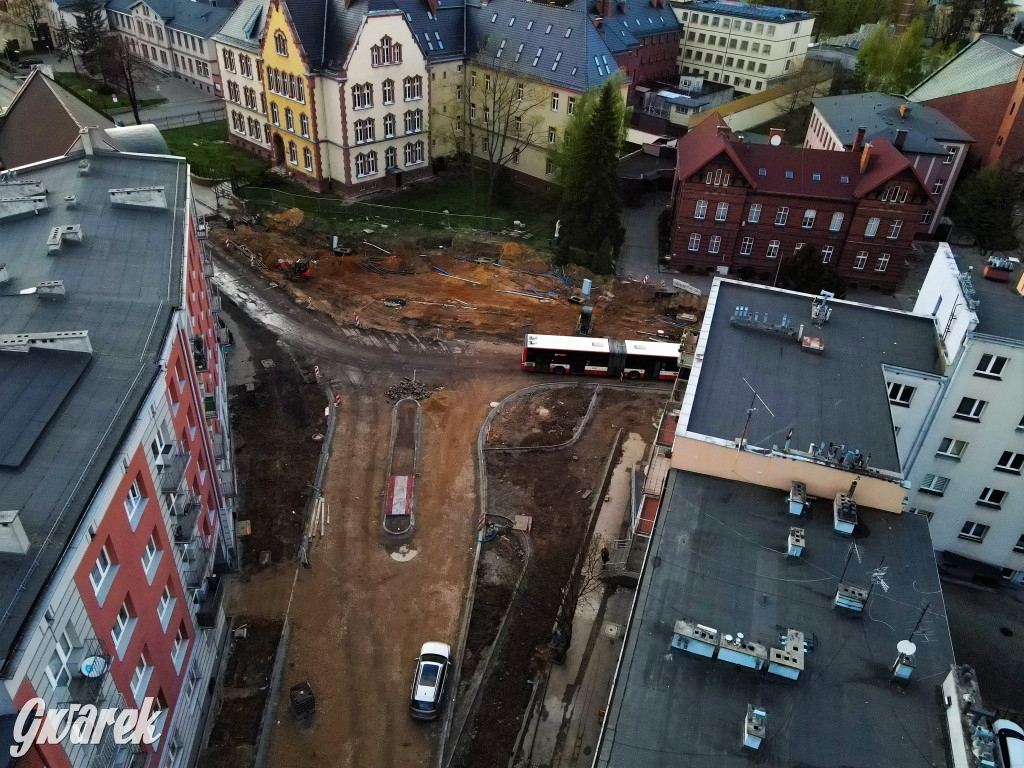 Budują rondo. Czy zdążą oddać je w terminie?