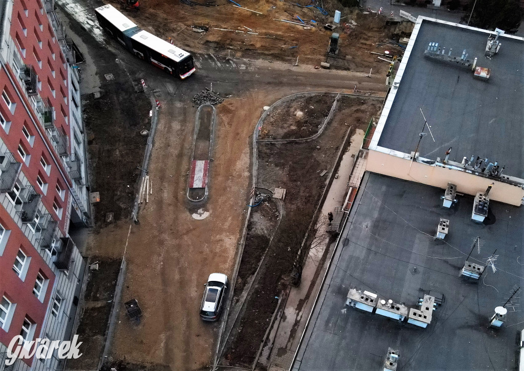 Budują rondo. Czy zdążą oddać je w terminie?