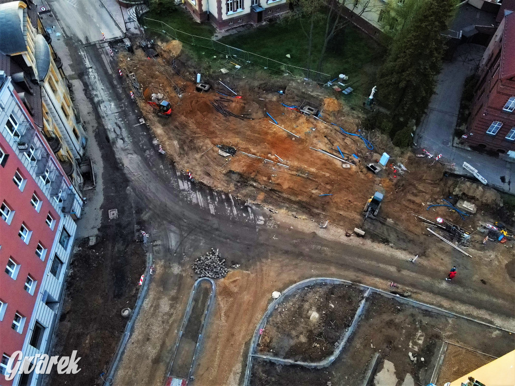 Budują rondo. Czy zdążą oddać je w terminie?