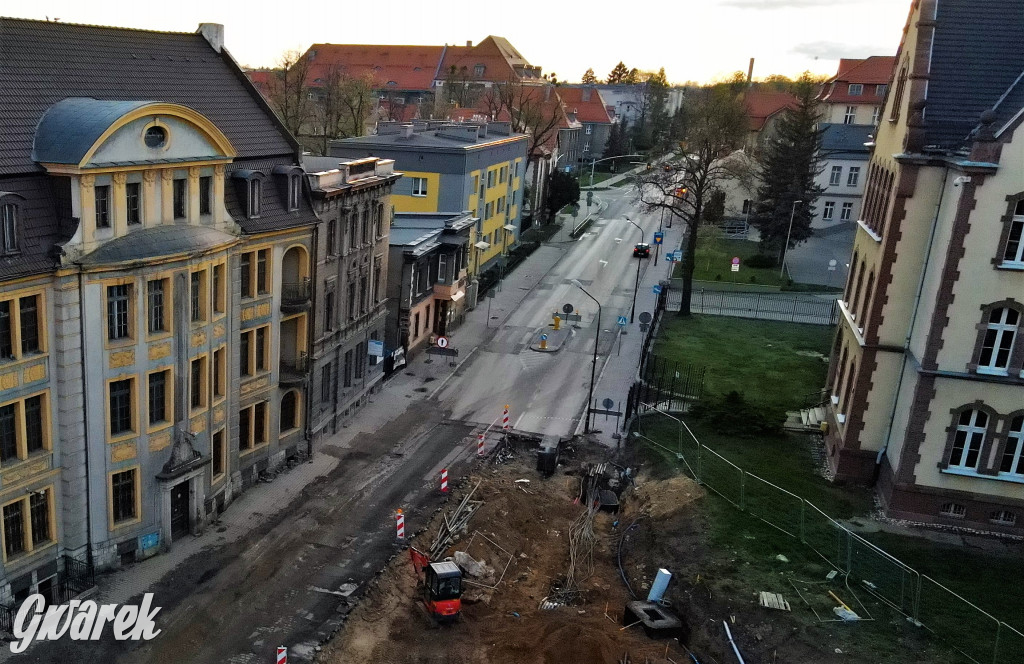 Budują rondo. Czy zdążą oddać je w terminie?