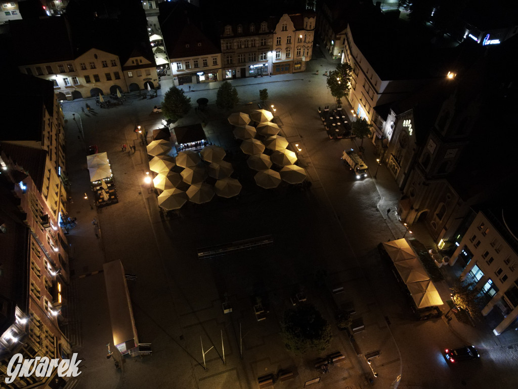 Tarnowskie Góry. Nocne życie w letnich ogródkach