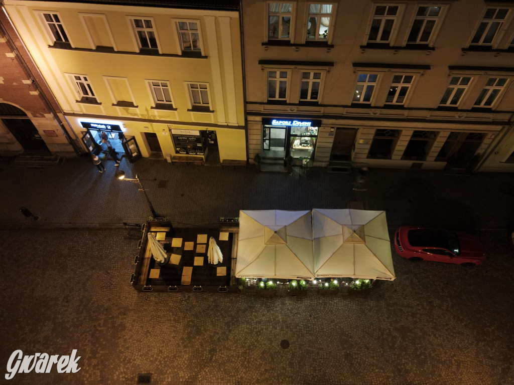 Tarnowskie Góry. Nocne życie w letnich ogródkach