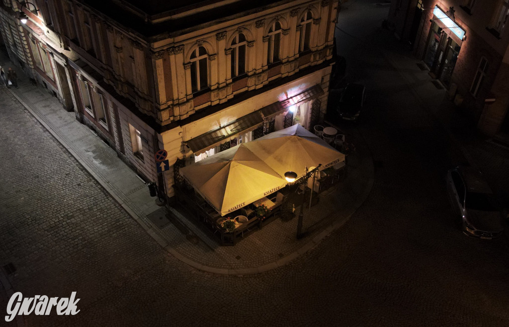 Tarnowskie Góry. Nocne życie w letnich ogródkach