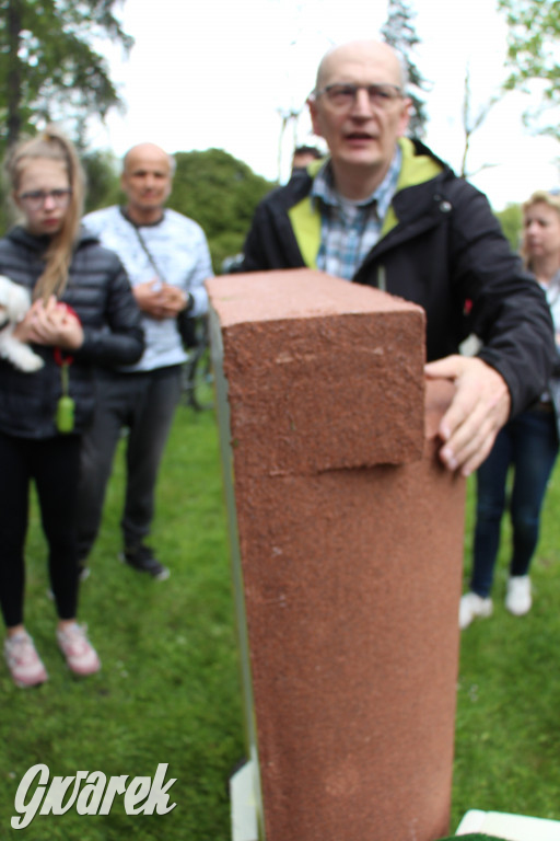 Iwonka, Halinka i Leszek. Trzy jeże zamieszkały w parku