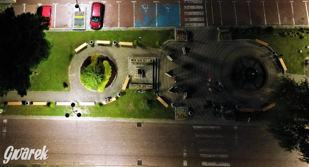 Woźniki wieczorową porą. Tak wyglądają z góry