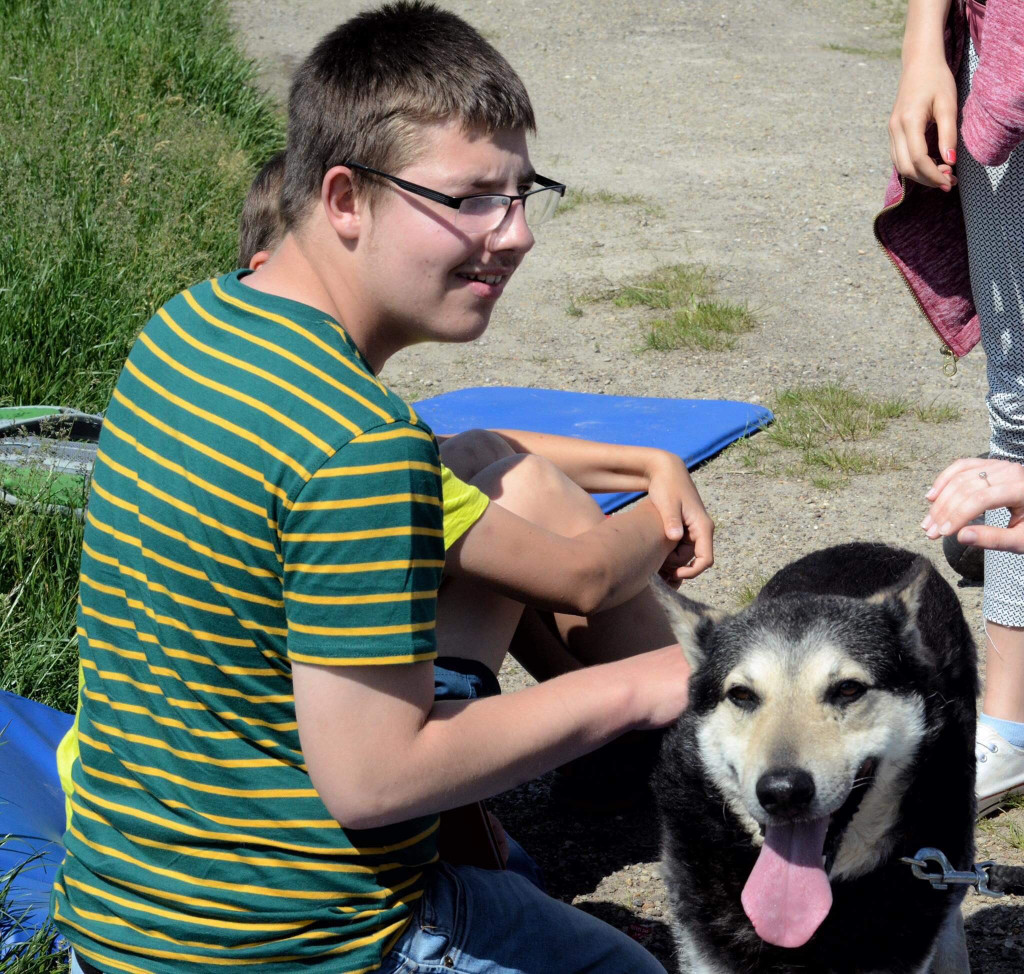 Wyjątkowa akcja w schronisku: dzieci czytały psom