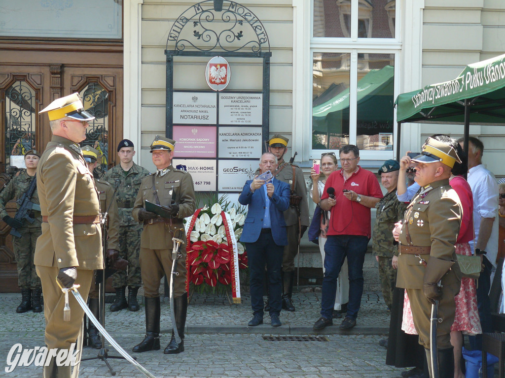 Odsłonięcie tablicy poświęconej dowódcy pułku