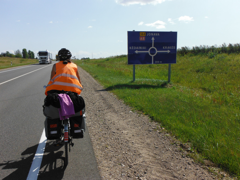 Wakacje na rowerze: sakwy, survival i wolność