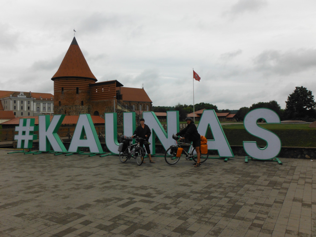 Wakacje na rowerze: sakwy, survival i wolność