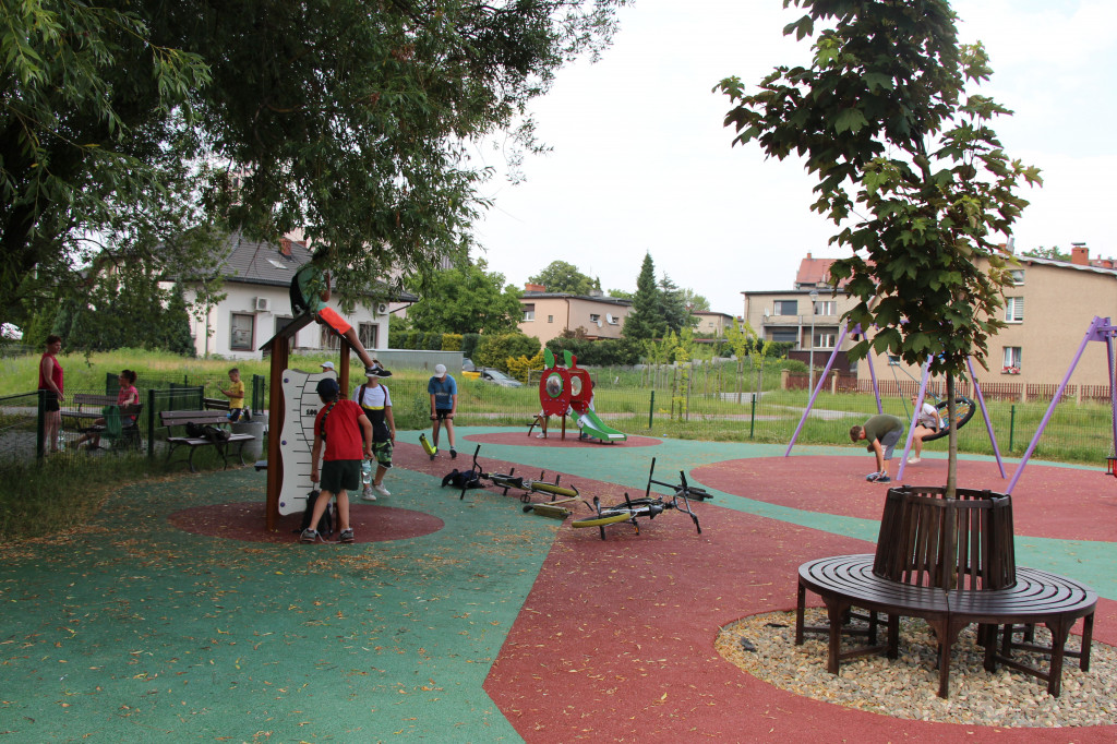 Planty w Radzionkowie. Aktywny czas dla dzieci i dorosłych