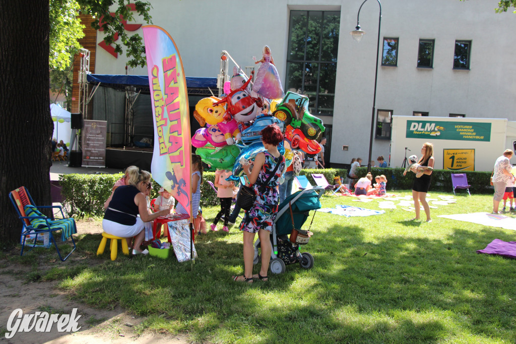 Śniadanie na świeżym lufcie: piknikowo i radośnie