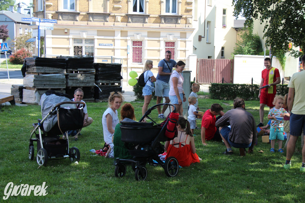 Śniadanie na świeżym lufcie: piknikowo i radośnie