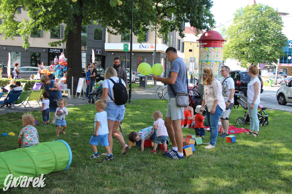 Śniadanie na świeżym lufcie: piknikowo i radośnie