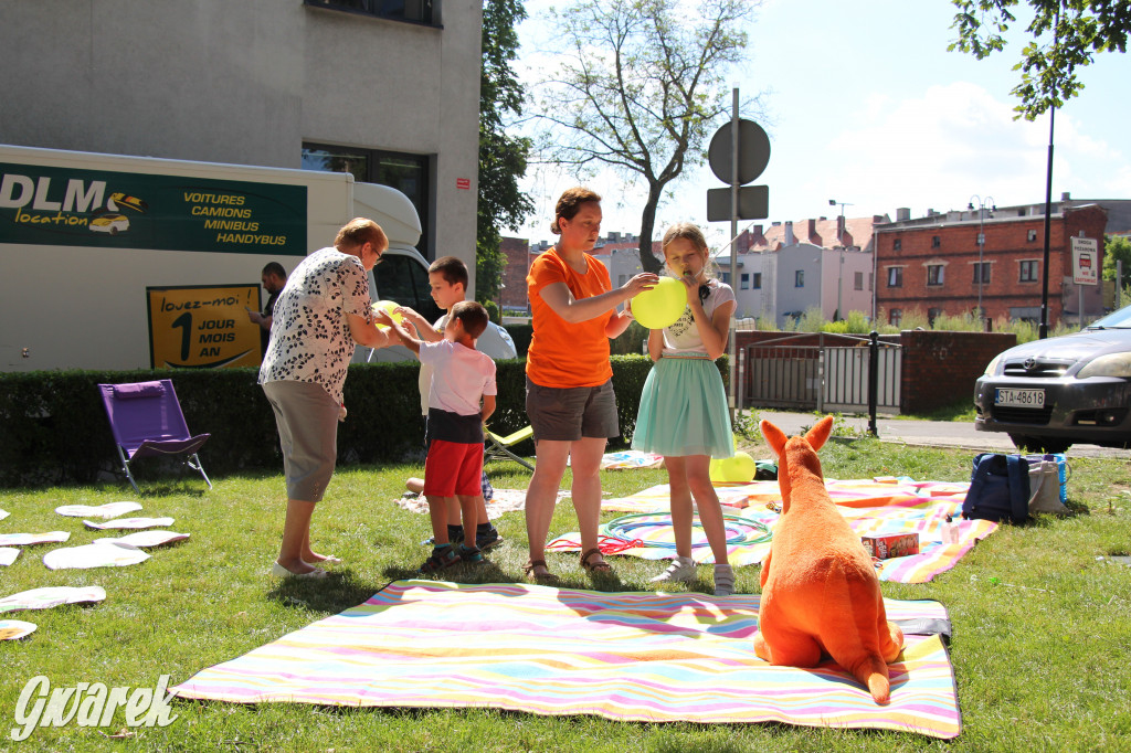 Śniadanie na świeżym lufcie: piknikowo i radośnie