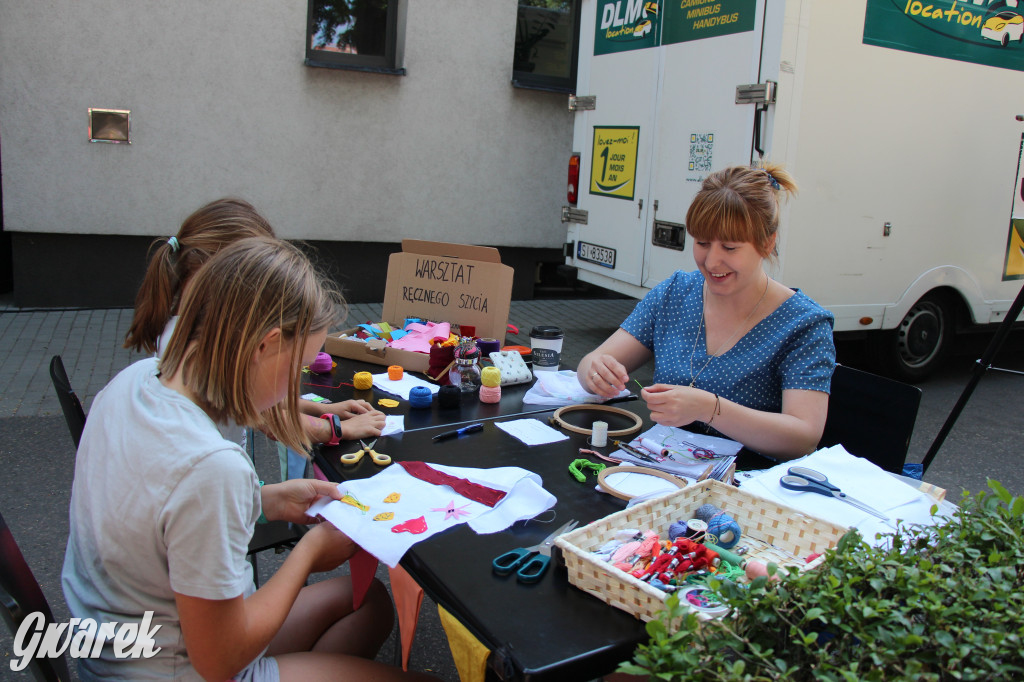 Śniadanie na świeżym lufcie: piknikowo i radośnie