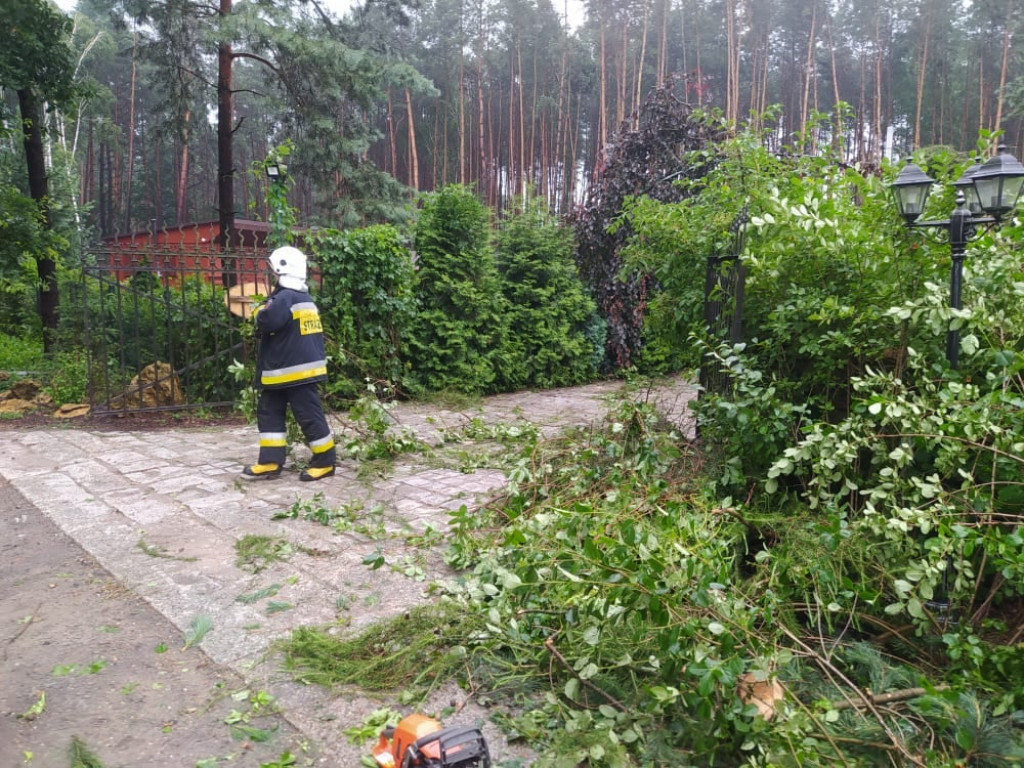 Burza i silny wiatr. Nawałnice nad regionem