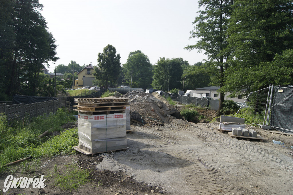 Tak wygląda budowa mostu w Zbrosławicach