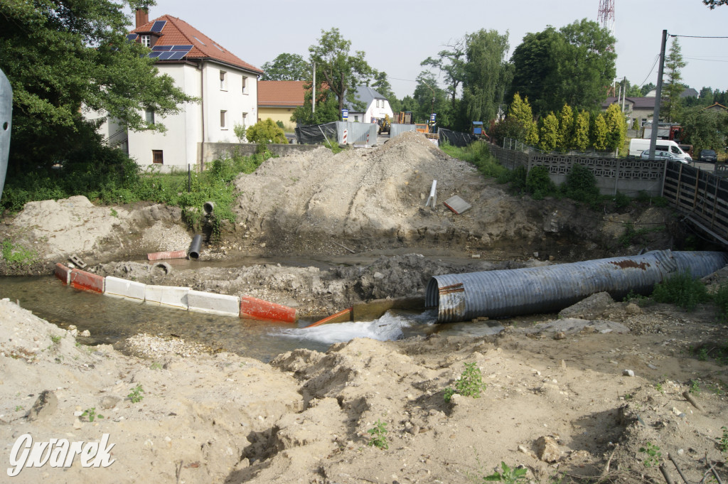 Tak wygląda budowa mostu w Zbrosławicach