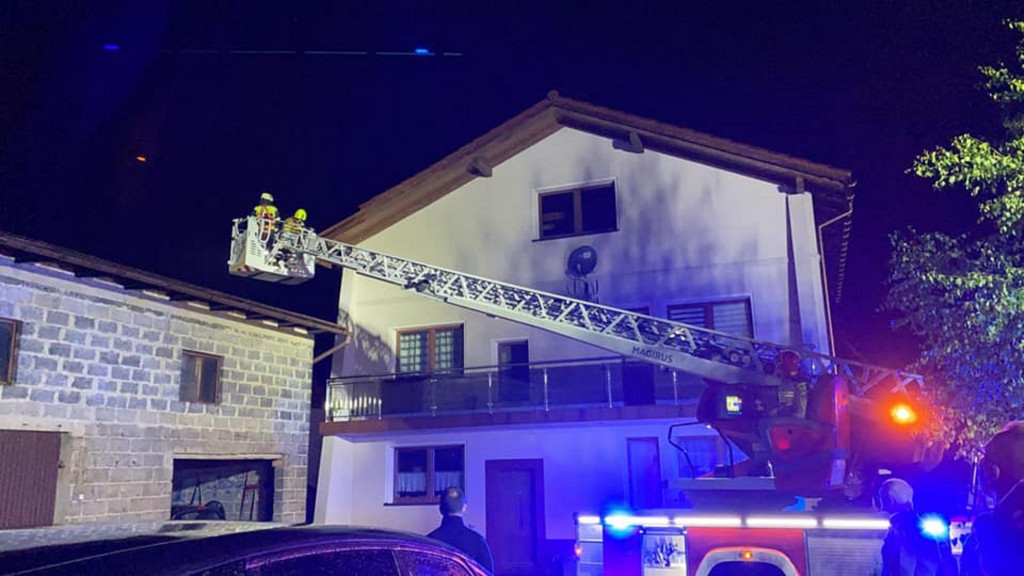 Powalone drzewa, zerwane dachy - burza przeszła przez powiat