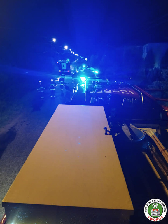 Burzowo: zalane ulice, piwnice, powalone drzewa