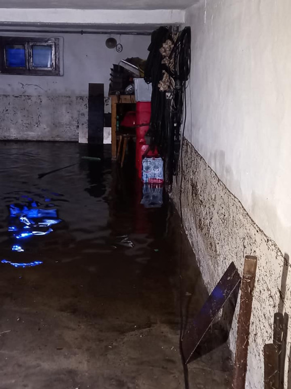 Burzowo: zalane ulice, piwnice, powalone drzewa