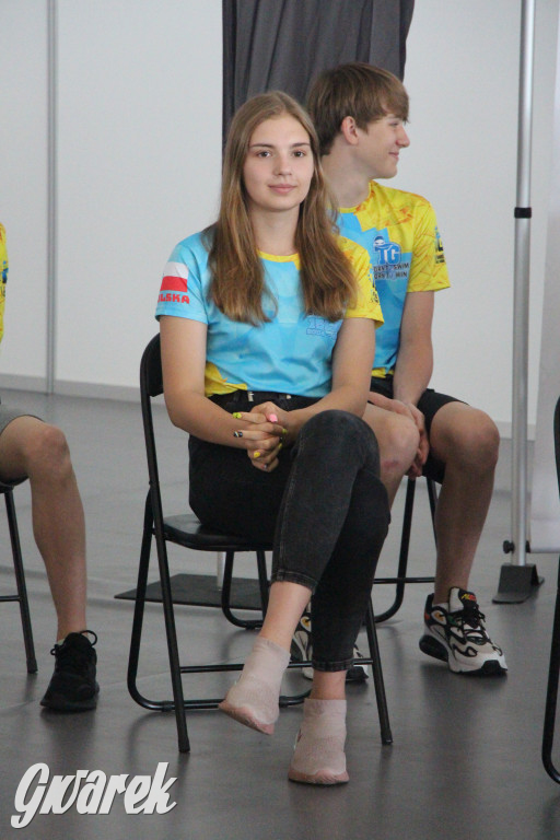 Tarnowskie Góry płyną przez morze. Sztafeta z Helu do Gdyni