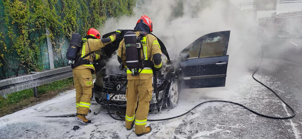 Samochód spłonął na autostradzie A1