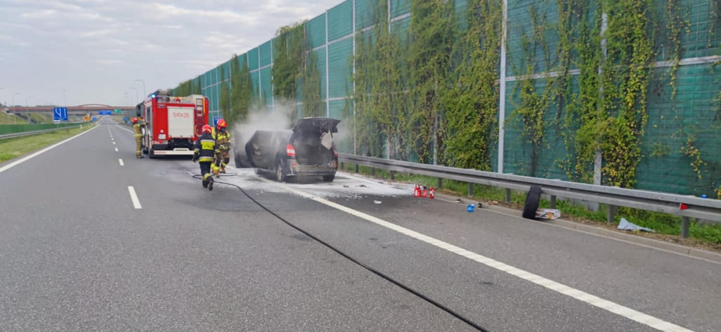 Samochód spłonął na autostradzie A1